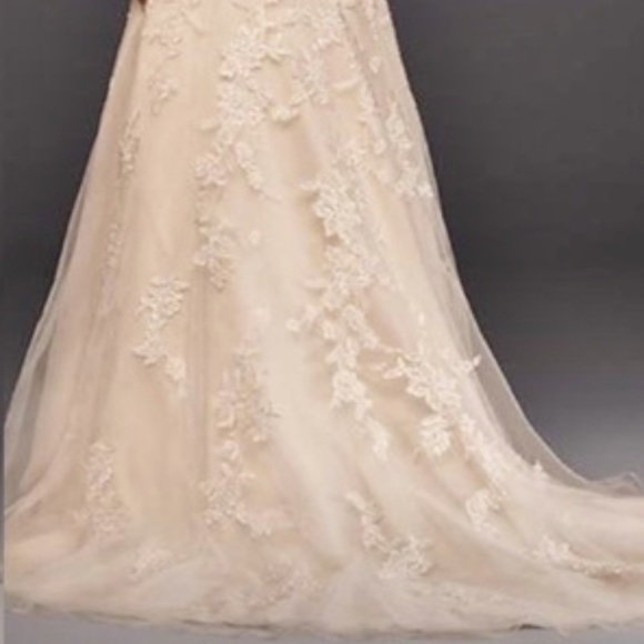 💖HOST PICK💖 Beaded Tulle Ball Gown Wedding Dress - Picture 5 of 9